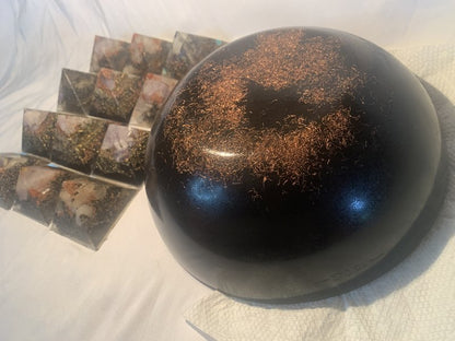 13 piece Orgone set 1 extra large Orgone bunk-r buster and 12 quartz crystal Orgone Energy Pyramids